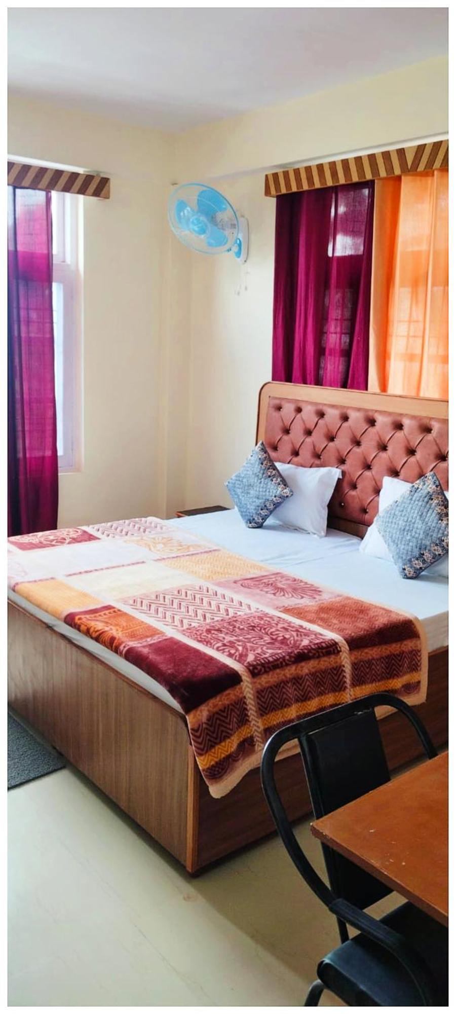 Simla Hotel K R I S H N A B - B Near Mall Road And Temple Екстер'єр фото